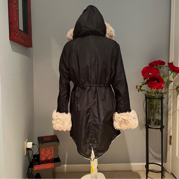 NEW TT Luxe Warm Plush Hooded Faux Fur Long Coat Anorak Raincoat Black Cream … - Picture 11 of 15